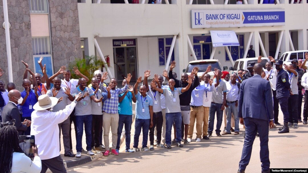 Prezida wa Uganda ku mupaka wa gatuna yerekeza i Kigali mu Rwanda 