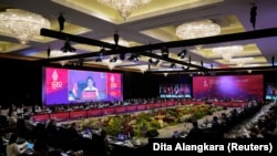 Menlu Retno Marsudi pada sesi pembukaan Pertemuan Menlu G20 di Nusa Dua, Bali, 8 Juli 2022. Pemerintah akan menggelarForum Indonesia-Pasifik untuk Pembangunan di Bali pada 7-8 Desember 2022 yang akan dihadiri enam menteri luar negeri. (Foto: Ilustrasi via Reuters)