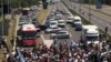 Radnici Fijata blokirali su autoput kod Sava centra u Beogradu zbog neuspelih pregovora sa Vladom i korporacijom Stelantis (Fonet)
