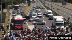 Radnici Fijata blokirali su autoput kod Sava centra u Beogradu zbog neuspelih pregovora sa Vladom i korporacijom Stelantis (Fonet)