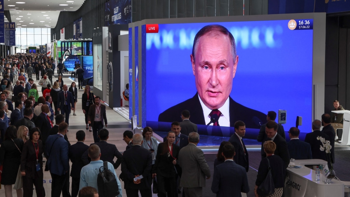 Путин на экономическом форуме 2022