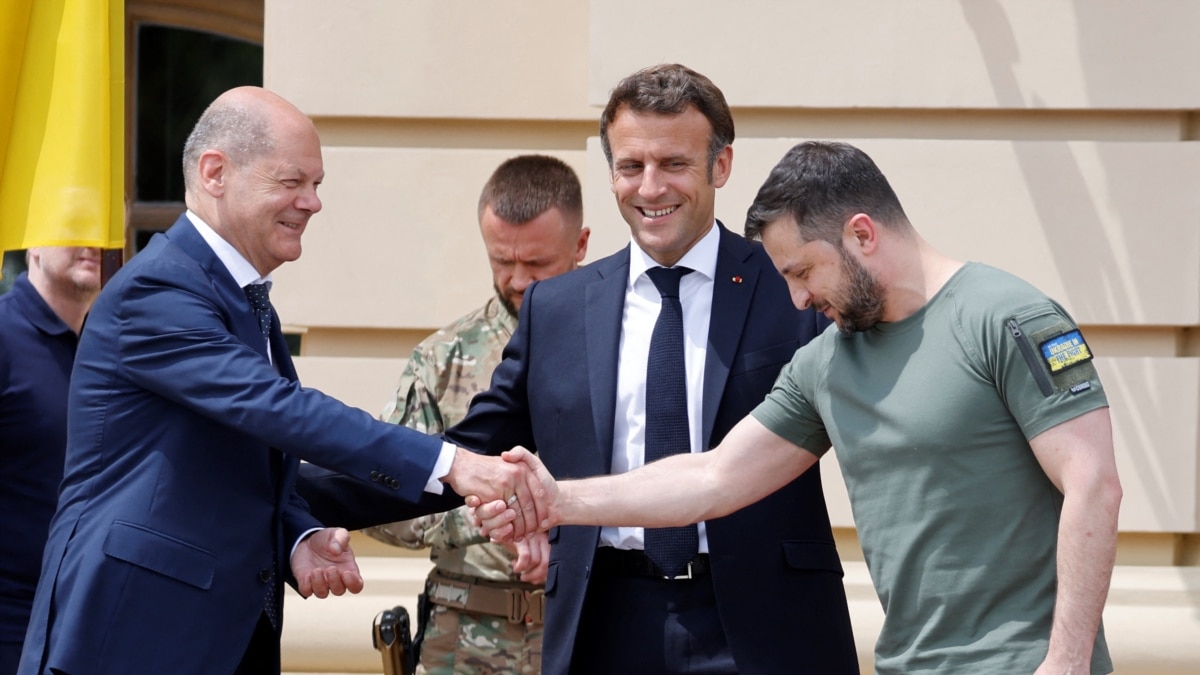 Des dirigeants français, allemands et italiens visitent Kyiv