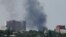 Asap mengepul ke udara setelah terjadi serangan dalam konflik antara Pasukan Rusia dan Ukraina di wilayah Donetsk, Ukraina, pada 6 Juli 2022. (Foto: Reuters/Alexander Ermochenko)