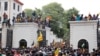 سری لنکا میں معاشی بحران: مشتعل مظاہرین کا صدارتی محل پر دھاوا 