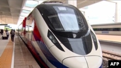 တရုတ်အကူအညီနဲ့ တည်ဆောက်ပြီး လာအိုနိုင်ငံမှာ ပြေးဆွဲနေတဲ့ ရထားလိုင်းသစ် (Dec. 3, 2021)