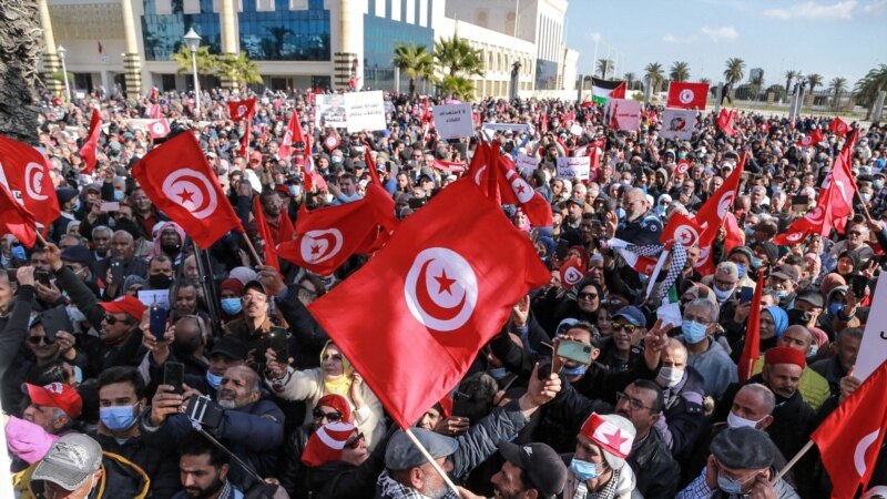 Tunisie: mandat de dépôt contre le président par intérim d'Ennahdha