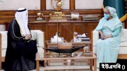 গণভবনে প্রধানমন্ত্রী শেখ হাসিনার সঙ্গে বাংলাদেশে নিযুক্ত কুয়েতের বিদায়ী রাষ্ট্রদূত আদেল মোহাম্মদ এএইচ হায়াতের সৌজন্য সাক্ষাৎ