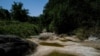 El río Salindres está totalmente seco cuando una ola de calor batió una serie de récords en Francia, el 17 de junio de 2022.