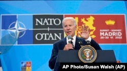 El presidente de EEUU, Joe Biden, habla en una conferencia de prensa en Madrid el 30 de junio de 2022.