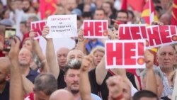 Десетици илјади граѓани на протест во Скопје против новиот француски предлог
