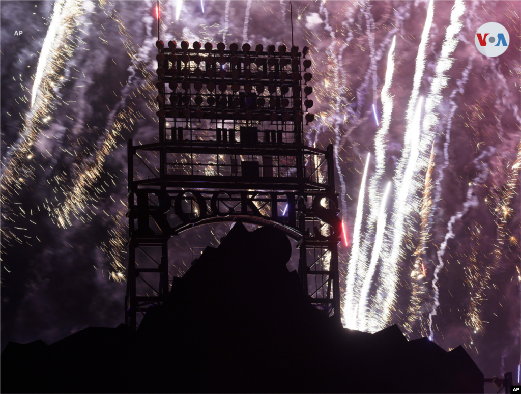 Luego del partido entre los Diamondbacks de Arizona y los Rockies de Colorado, el viernes 1 de julio, los fuegos artificiales se encendieron después del juego de béisbol.