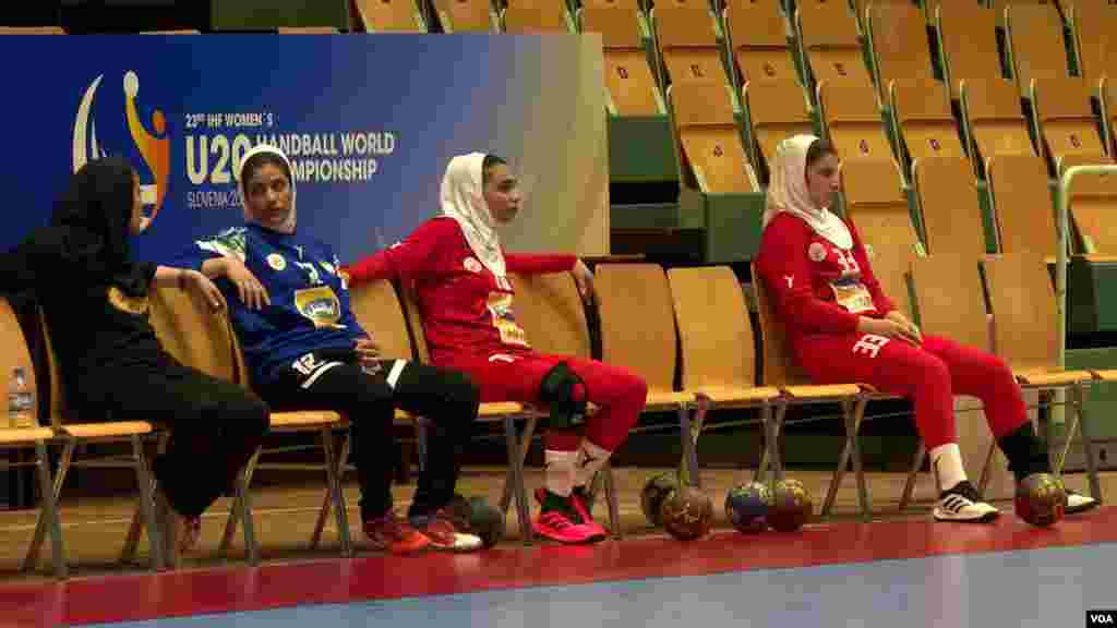 تمرینات دختران هندبال ایران در مسابقات جهانی اسلوونی