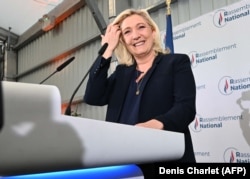 Liderka desničarskog Nacionalnog okupljanja, Marin le Pen, govori nakon saopštavanja prvih rezultata parlamentarnih izbora u Enin Bomonu, južna Francuska, 19. juna 2022.