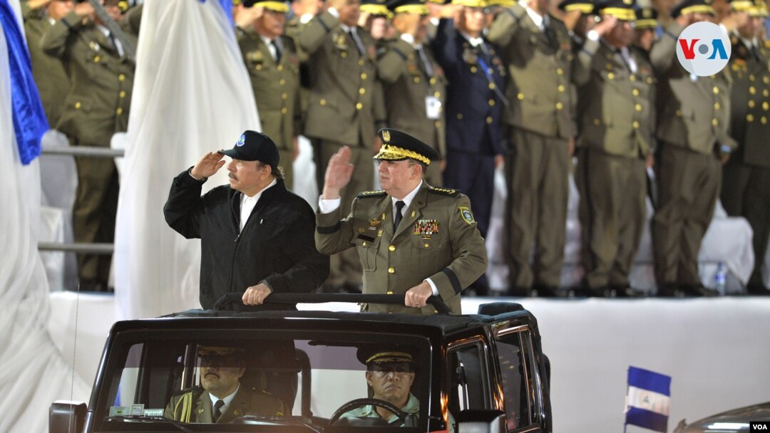 El presidente Daniel Ortega junto al jefe del Ejército, Julio César Avilés el 21 de febrero de 2020. Foto: Voz de América
