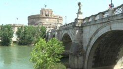 Իտալիայի մայրաքաղաքով անցնող Տիբերիշ գետի ջրի ցածր մակարդակը բացահայտել է հնագույն մի կամրջի մնացորդներ