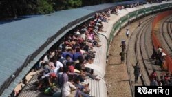 ঢাকা ছেড়েছেন ৩৫ লাখের বেশি সিম ব্যবহারকারী
