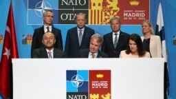Türkiye, İsveç ve Finlandiya geçen yıl Madrid'de yapılan NATO zirvesinde üçlü mutabakat muhtırası imzalamıştı- 30 Haziran 2022
