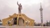 Une vue générale du mausolée du héros de l'indépendance congolais tué Patrice Lumumba à la tour Limete à Kinshasa le 30 juin 2022. (Photo par Arsène Mpiana / AFP)