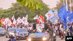 Msafara uliobeba mabaki ya Patrice Lumumba ukiwasili mjiji Kinshasa mapema Juni 27, 2022