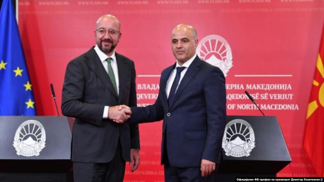 Македонски јазик е ваш јазик, и предлогот го почитува тоа. Законодавството на ЕУ целото ќе биде преведено на македонски јазик, рече Мишел при посетата на Скопје