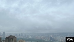 Vista de Caracas, el miércoles 29 de junio de 2022 durante el paso del ciclón tropical por costas del estado Miranda. [Carolina Alcalde]