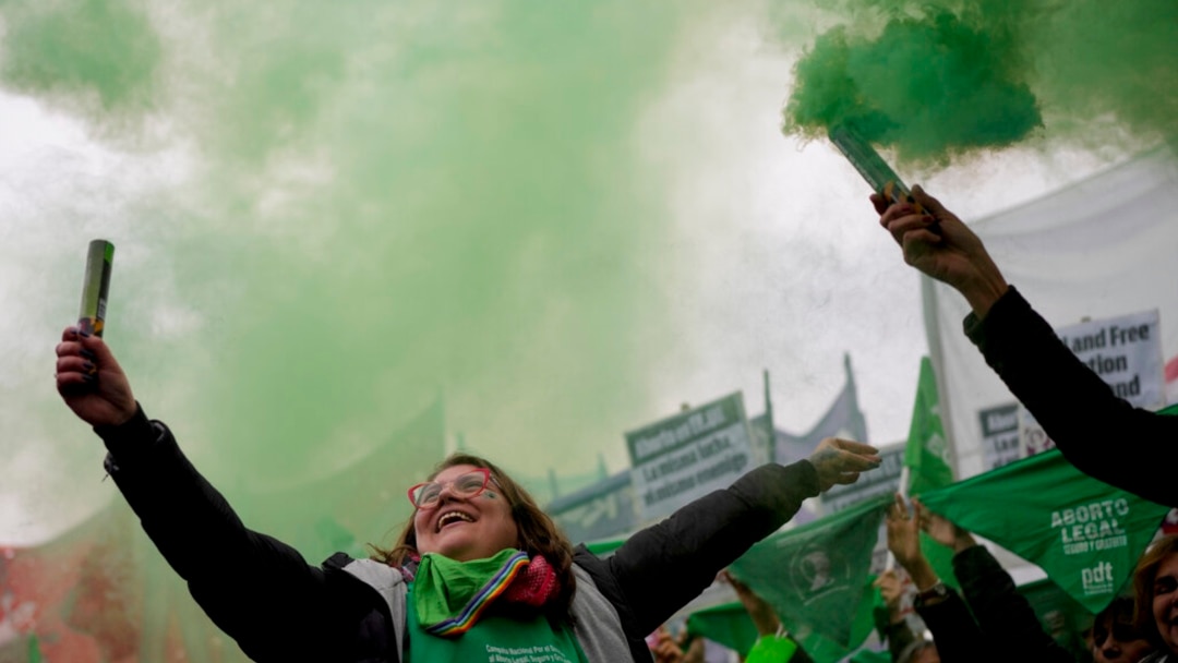 Latinoamérica observa con preocupación la derogación del derecho al aborto en EEUU Latinoamérica observa con preocupación la derogación del derecho al aborto en EEUU