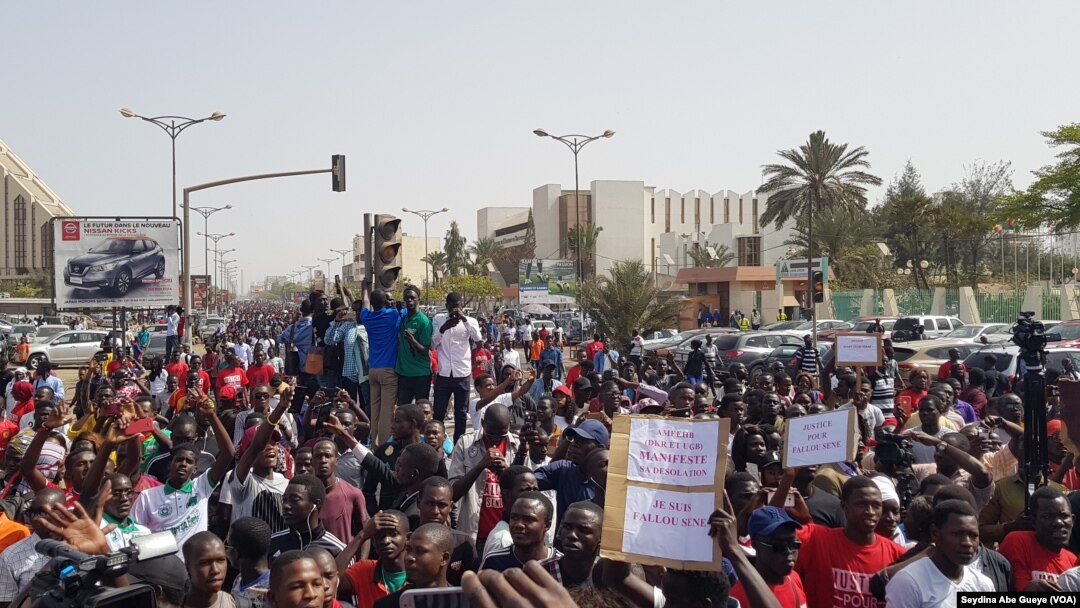 Au Senegal Les Manifestations Etudiantes Font Echo A Mai 68