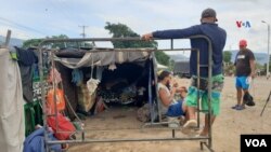 En el sector de la Parada a pocos metros del puente fronterizo cerca de 700 migrantes adecuaron carpas improvisadas a la espera de poder retornar a Venezuela.