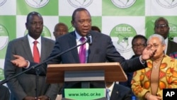 Uhuru Kenyatta berbicara kepada pendukungnya setelah pengumuman hasil pemilihan presiden di Nairobi, Kenya, 11 Agustus 2017.