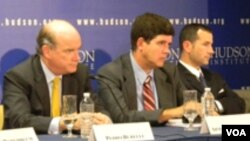 Los panelistas Pedro Burelli, Armando González, Javier Corrales y Aníbal Romero en el Instituto Hudson.