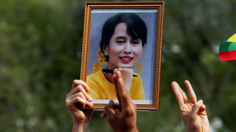 Myanmar’s Aung San Suu Kyi Sentenced to 2 Years in Prison