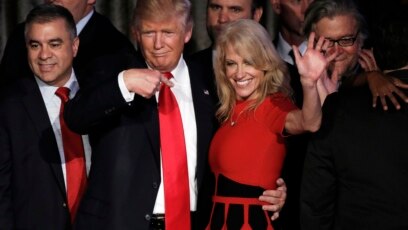 Bà Kellyanne Conway và Tổng thống Trump.