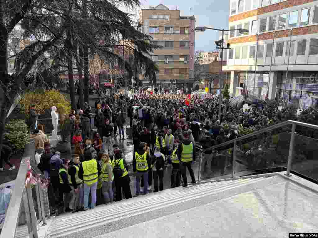 Kako je najavljeno, blokada bi trebalo da traje do 21 sat