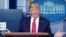 El presidente de EE.UU. Donald Trump, toma la palabra durante la conferencia de prensa sobre los retos de la Administración para contrarrestar la pandemia de la COVID-19, que se celebra cada día en la Casa Blanca.