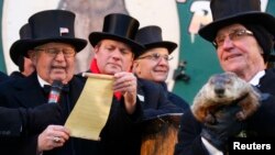 Gobbler's Knob u Punxsutawneyju, Pennsylvania, na 127. Groundhog Day, 2. veljače 2013.