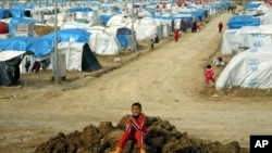 库尔德族叙利亚难民在伊拉克北部的难民营里（资料照片）