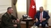 دیدار ژنرال دانفورد، رئیس ستاد مشترک نیروهای مسلح آمریکا (راست) با نخست وزیر ترکیه