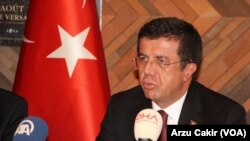 Menteri Ekonomi Turki, Nihat Zeybekci di Paris, 25 November 2016. (Foto: dok).