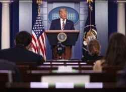 도널드 트럼프 미국 대통령이 지난달 5일 백악관에서 대선 개표 상황에 관한 입장을 밝혔다.