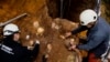 Sejumlah arkeolog sedang melakukan pekerjaan penggalian arkeologi di Sierra de Atapuerca, Burgos, Spanyol, tempat ditemukannya fosil hominin, Maret 2025. (Foto: Maria D. Guillén/IPHES-CERCA via AP)