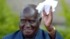 Des dizaines de mouchoirs blancs en hommage à Kenneth Kaunda