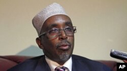 Somali parliament speaker Sharif Hassan Sheikh Aden addresses a news conference at Adam Ade airport in capital Mogadishu, March 24, 2011 (file photo)