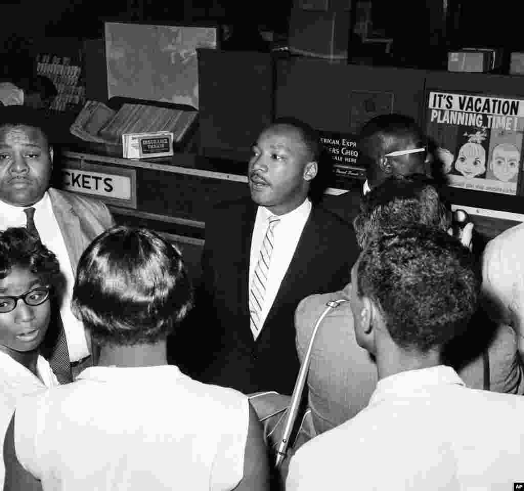 مارٹن لوتھر کنگ جونیئر 1950ء اور 1960ء کی دہائی میں شہری آزادی کی تحریکوں کی مرکزی شخصیت بنے۔