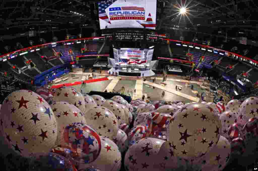 Globos serán soltados en el Quicken Loans Arena, para la próxima Convención Nacional Republicana en el centro de Cleveland.