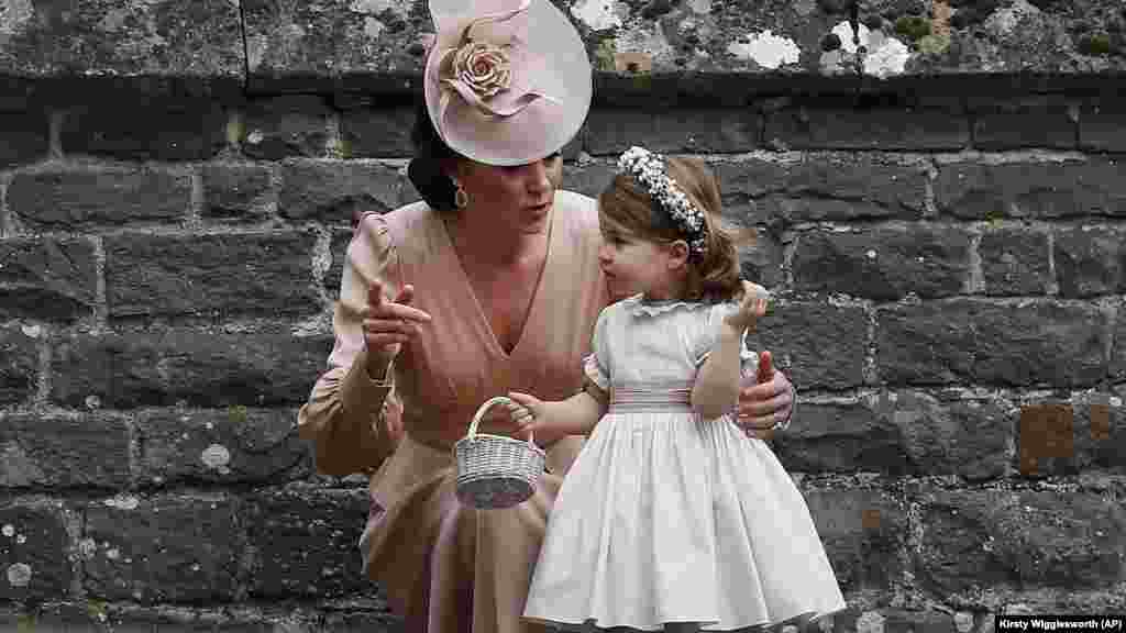 Кейт Міддлтон, герцогиня Кембриджської, з донькою, принцесою Шарлоттою