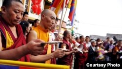 藏人纪念死去的次旺多杰(西藏之友提供)
