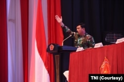 Panglima TNI Marsekal Hadi Tjahjanto saat memberi sambutan dalam Rapat Pimpinan (Rapim) TNI 2021 di Mabes TNI, Cilangkap, Jakarta Timur, Selasa (16/2/2021). (Foto: Courtesy/TNI)