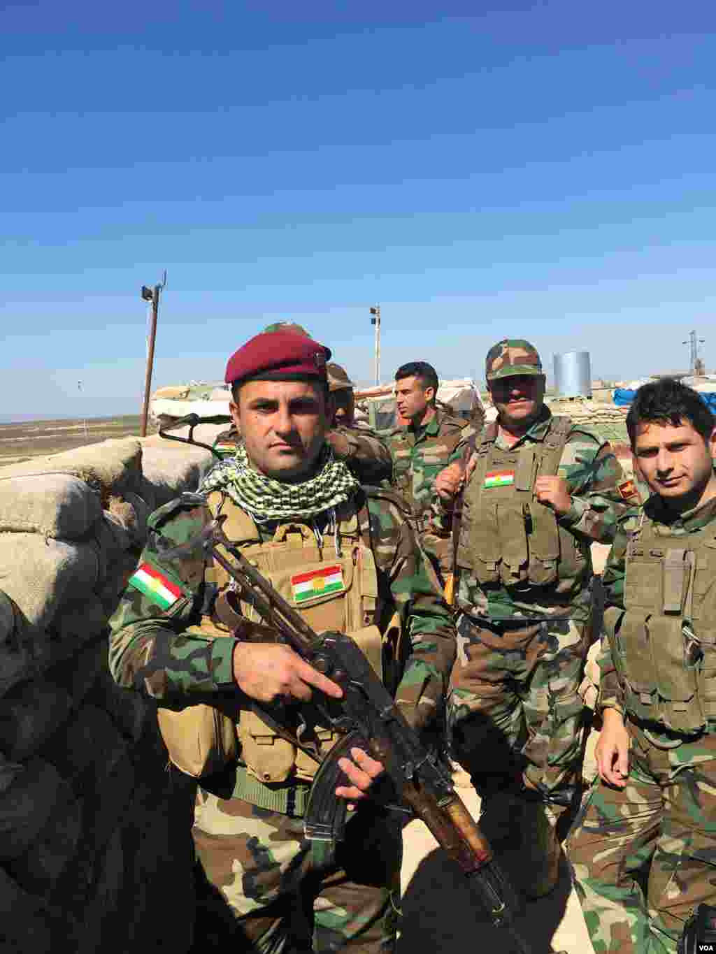 Iraqi Kurdish Peshmerga manning the last Peshmerga base in Makhmour on the frontline against Islamic State. Commanders say IS militants attack the frontline daily with mortars and rockets, March 8, 2016. (S. Behn/VOA)