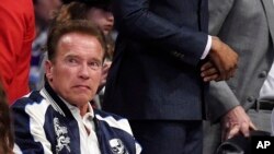 L'acteur Arnold Schwarzenegger lors du match de basket-ball NBA All-Star, le 18 février 2018, à Los Angeles.