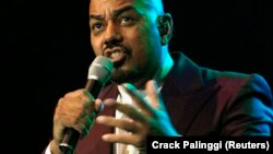 El cantante estadounidense James Ingram en el festival de jazz de Java, Indonesia, 7-3-08. (Reuters/Crack Palinggi).